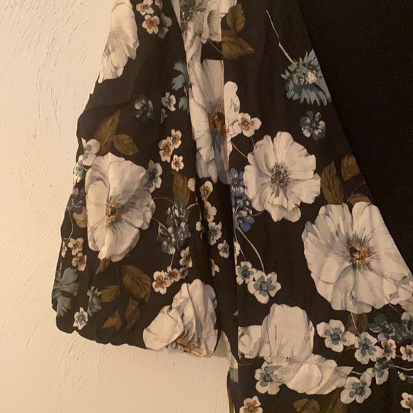 Gianni Bini Floral wrap dress - Picture 4 of 6